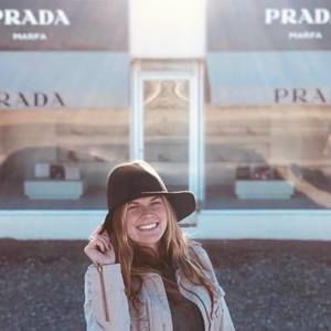 Meet your Posher, Lauren